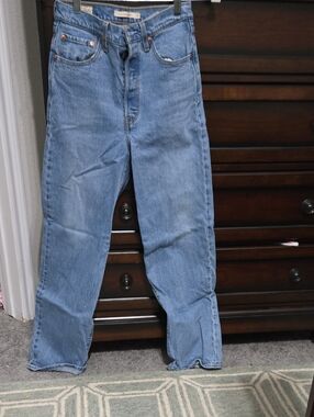 2 Classic Light Blue High-Rise Jeans